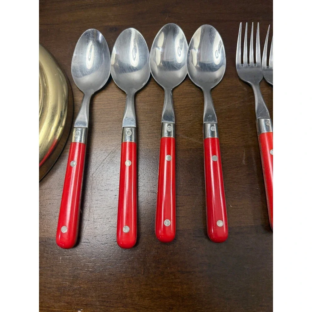 Carnival Stainless Korea Flatware Set 15pc Red Riveted Handle Knives Forks Spoon